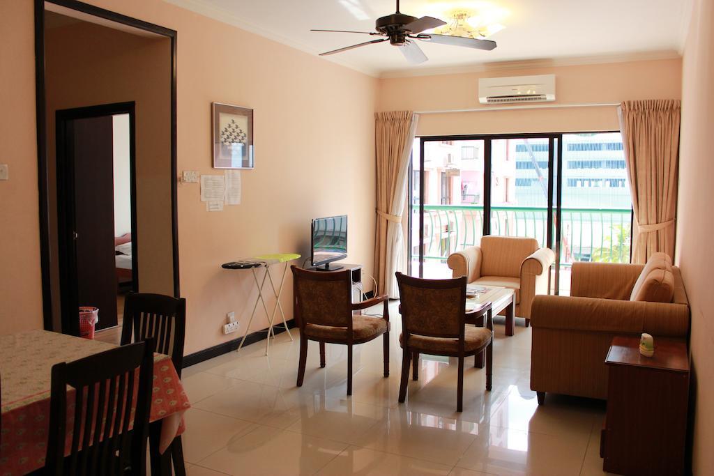 Marina Court Kota Kinabalu- Bigger Group Stay Together- 6 Bedroom Apartments Номер фото