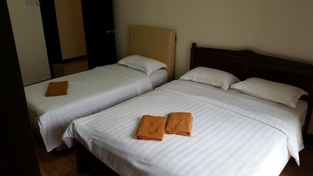 Marina Court Kota Kinabalu- Bigger Group Stay Together- 6 Bedroom Apartments Номер фото