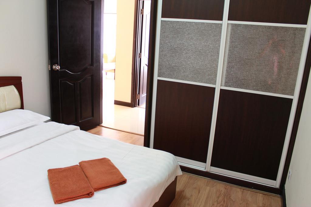 Marina Court Kota Kinabalu- Bigger Group Stay Together- 6 Bedroom Apartments Номер фото